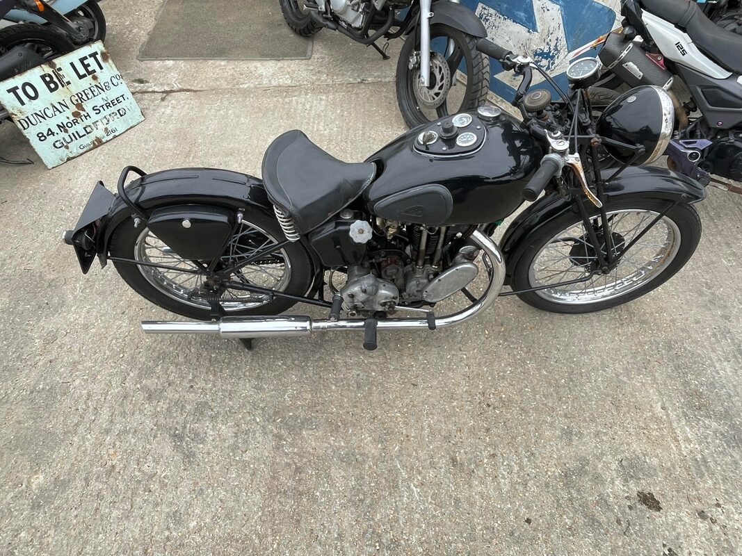 126cc to 600cc - Vincent's Motorcycles & Antiques